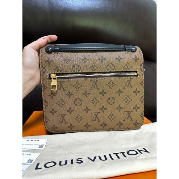 Louis Vuitton Pochette Metis Reverse Monogram - Picture 11 of 15